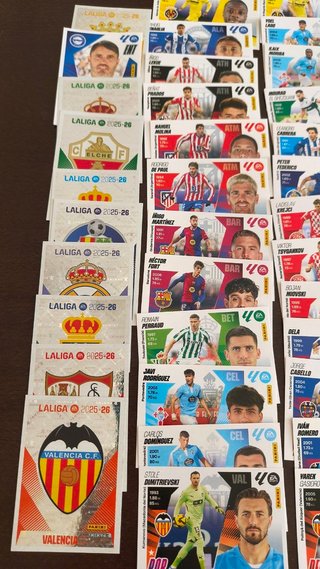50 Panini LaLiga 2025-26 cromos, todos diferentes