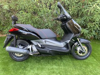 Yamaha XMAX 125 con motor de 250cc