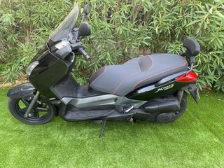 Yamaha XMAX 125 con motor de 250cc