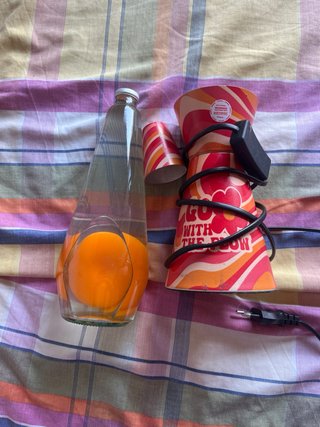 Lámpara de lava naranja