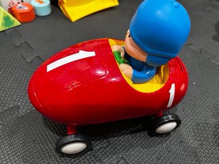 Coche Pocoyó y libro Pocoyó