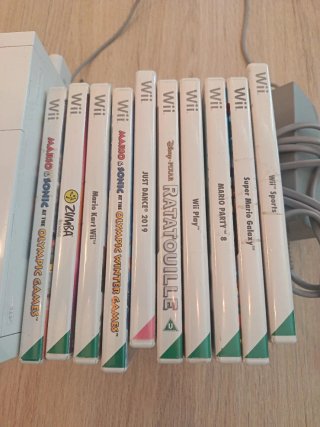Consola Wii Blanca + 8 Juegos