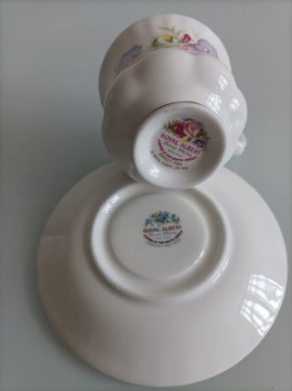 Taza y plato Royal Albert Abril