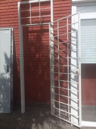 Puerta Reja Metálica