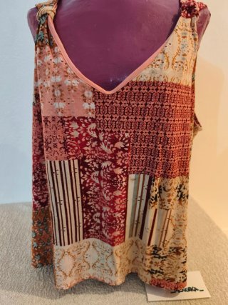 Blusa sin mangas estampada Talla L