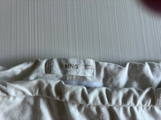 Falda blanca volantes