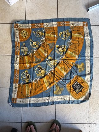 3 pezzi Foulard Hermès Beige e Oro
