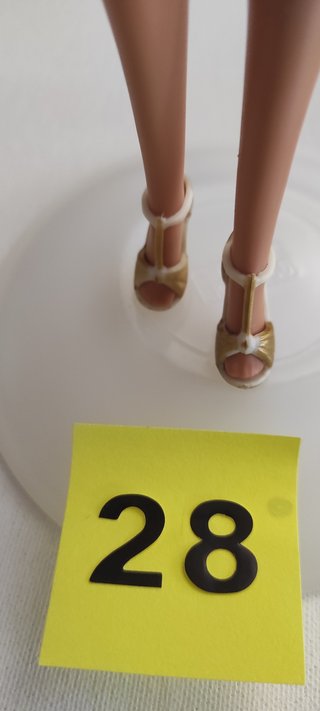 Set di abbigliamento e accessori per Barbie o simili