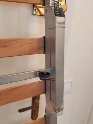 Somier de láminas de madera con patas plegables