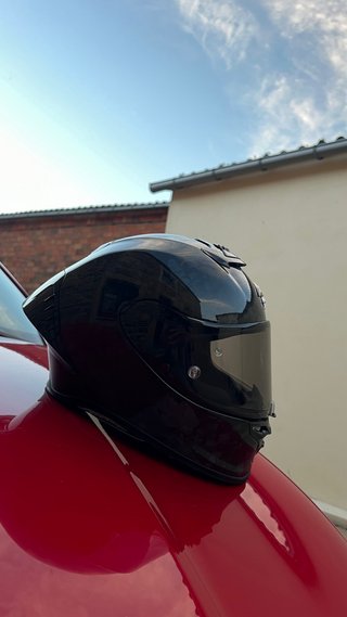 Casco Scorpion R1 Carbono Forjado