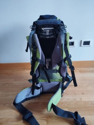Mochila portabebés montaña
