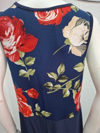 Mono floral azul y rojo