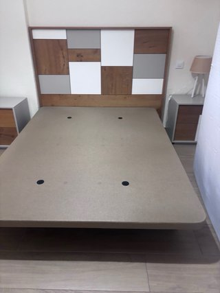 Base tapizada marrón