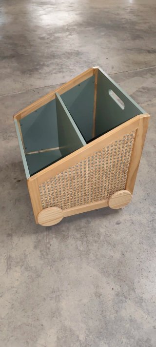 Baúl almacenaje mimbre y madera verde