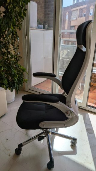 Silla de oficina ergonómica con respaldo de malla