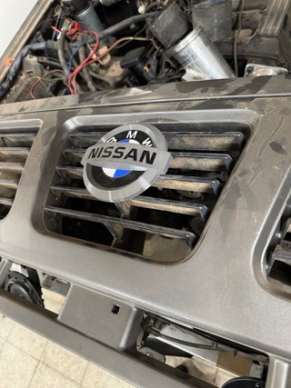 Insignia BMW Nissan Patrol