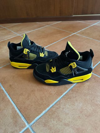 Nike Air Jordan 4 Retro Thunder Nero/Giallo