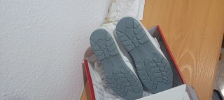 Zapatos sanitarios blancos con velcro