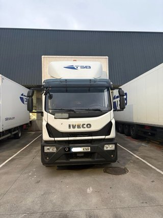 Iveco Eurocargo 18000 kg Caja Cerrada