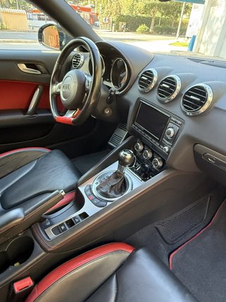 Audi TT Roadster quattro, Audi exclusive, 211cv