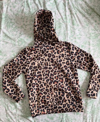 Sudadera con capucha estampado leopardo