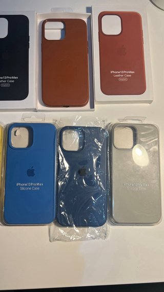 iPhone 13 Pro Max 256gb y 11 fundas