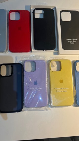 iPhone 13 Pro Max 256gb y 11 fundas