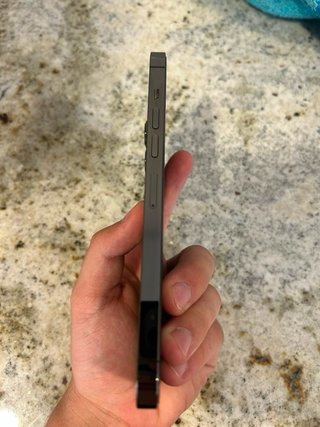 iPhone 13 Pro Max 256gb y 11 fundas