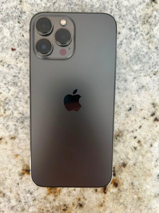 iPhone 13 Pro Max 256gb y 11 fundas