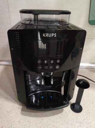 Cafetera Krups Essential EA8160 Negra