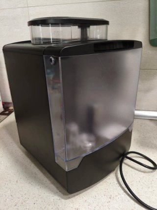 Cafetera Krups Essential EA8160 Negra