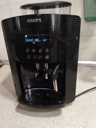 Cafetera Krups Essential EA8160 Negra