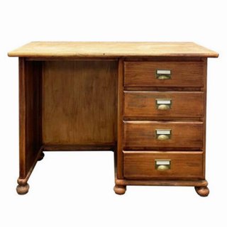 Escritorio de madera con cajones