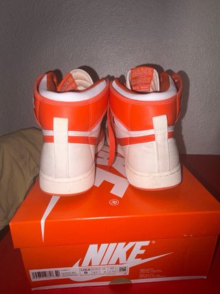 Air Jordan 1 Mid Syracuse Naranja Blanco