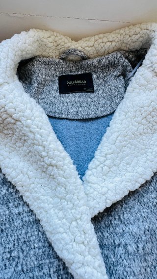 Abrigo gris Pull&Bear talla M