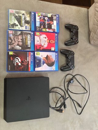 PS4 Slim Negra + 5 Juegos + Mandos