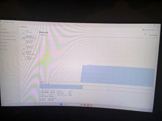 PC Gaming con Monitor OLED 24 122Hz y Teclado LED