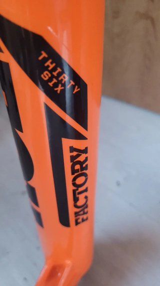 Horquilla Fox 36 Factory 150 E-Tuned Live valve