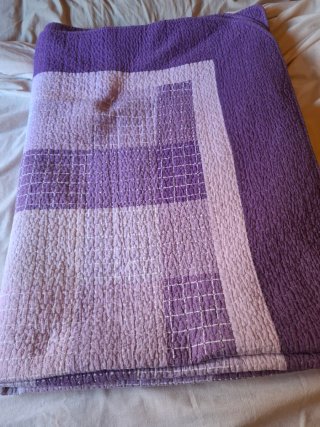 Colcha Ikea rosa y morada