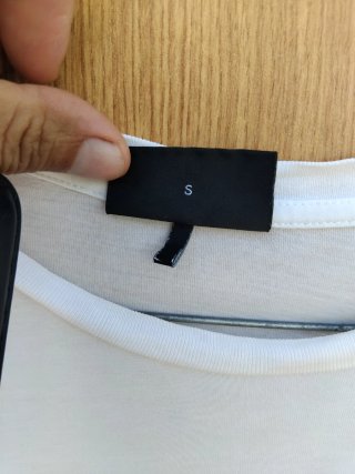 T-shirt Armani Tamanho S Elastica