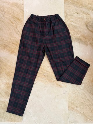 Pantalón cuadros estilo chino