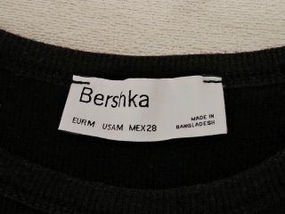 Top Bershka negro manga larga