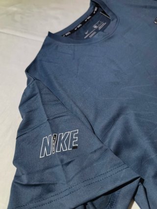 Camiseta Nike Técnica