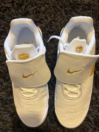 Nike TN Tiempo Blancas y Doradas