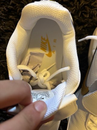 Nike TN Tiempo Blancas y Doradas