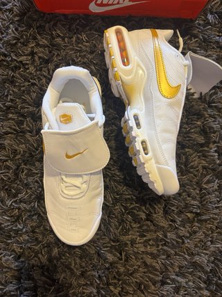 Nike TN Tiempo Blancas y Doradas