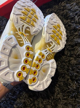 Nike TN Tiempo Blancas y Doradas