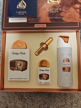 Set Regalo Lattafa Vintage Radio