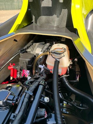 Sea-Doo 230 Negro y Amarillo