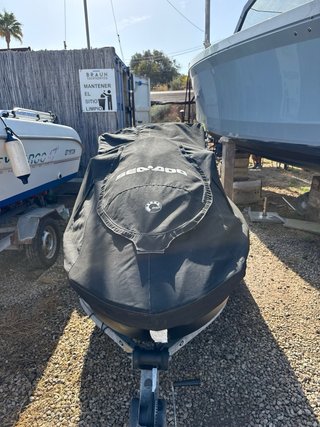 Sea-Doo 230 Negro y Amarillo